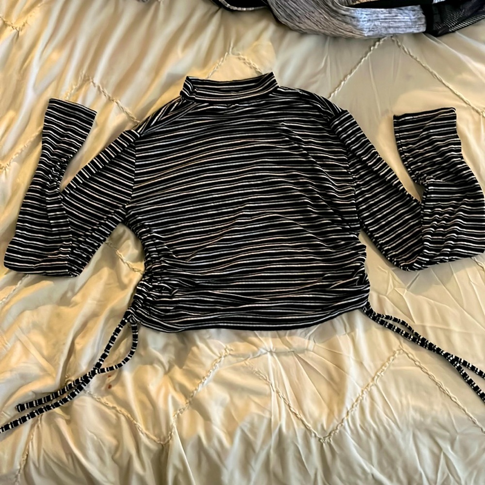 Orange Kiss L black and white crop top